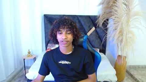 Snapshot of angell18_ chatting on February 23, 9:01 pm Angel online show from February 23, 9:01 pm