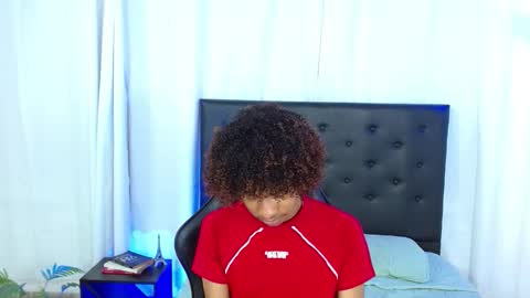 Snapshot of angell18_ chatting on February 25, 8:40 pm Angel online show from February 25, 8:40 pm