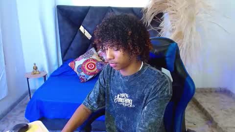 Snapshot of angell18_ chatting on February 28, 8:43 pm Angel online show from February 28, 8:43 pm