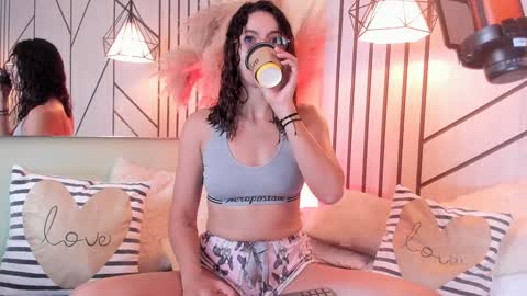 Snapshot of angell_bell chatting on January 23, 11:58 am Angel online show from January 23, 11:58 am