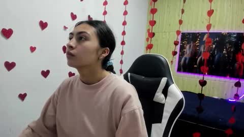 Snapshot of angell_cooper8 chatting on February 16, 12:45 pm Angell cooper8 online show from February 16, 12:45 pm