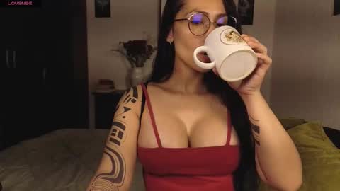  ANGELA ISABELLA  online show from March 8, 9:29 pm