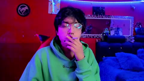 Snapshot of angellonfire chatting on December 12, 4:48 am Angel  online show from December 12, 4:48 am