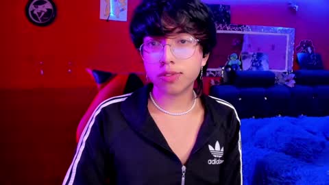 Snapshot of angellonfire chatting on December 14, 12:33 pm Angel  online show from December 14, 12:33 pm