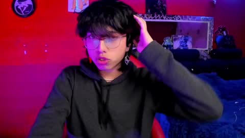 Snapshot of angellonfire chatting on December 17, 10:22 pm Angel  online show from December 17, 10:22 pm