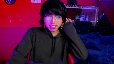 Snapshot of angellonfire chatting on December 18, 4:31 am Angel  online show from December 18, 4:31 am