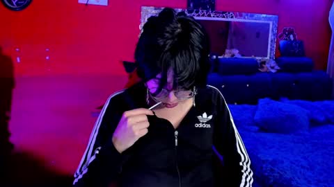 Snapshot of angellonfire chatting on January 5, 9:59 am Angel  online show from January 5, 9:59 am