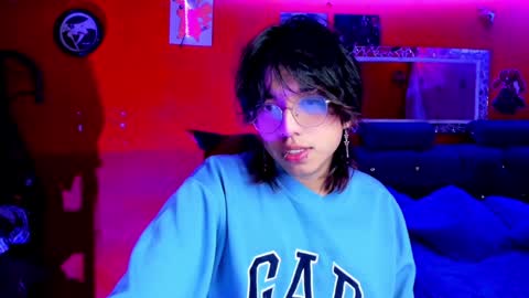 Snapshot of angellonfire chatting on February 1, 3:52 am Angel  online show from February 1, 3:52 am