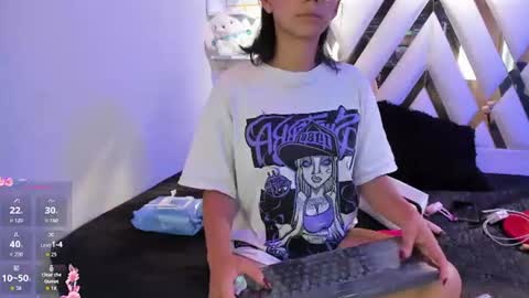 Snapshot of angelly_rouse chatting on June 12, 8:08 pm angelly_rouse online show from June 12, 8:08 pm