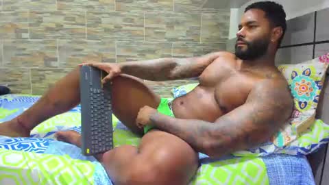 angelo_evans33 online show from August 9, 12:23 am