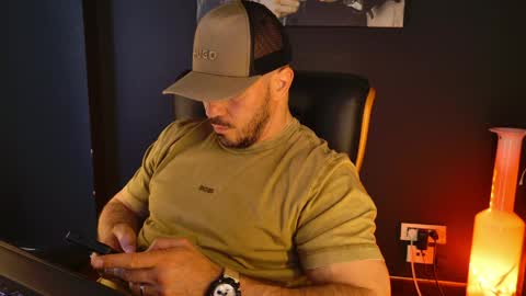 Snapshot of angeloeric chatting on May 7, 11:15 am BlackWolf online show from May 7, 11:15 am