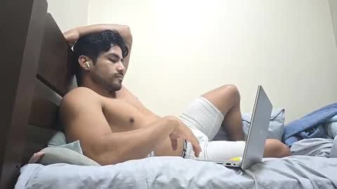 Snapshot of angelolml chatting on December 26, 5:26 am angelolml online show from December 26, 5:26 am