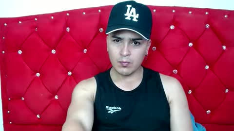 angels_0001 online show from December 14, 5:40 am