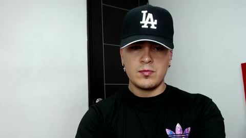 angels_0001 online show from December 17, 3:39 pm