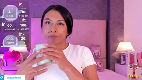 Angela online show from December 14, 2:22 pm