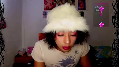 Snapshot of angelsdustxxx chatting on December 24, 6:00 am online show from December 24, 6:00 am