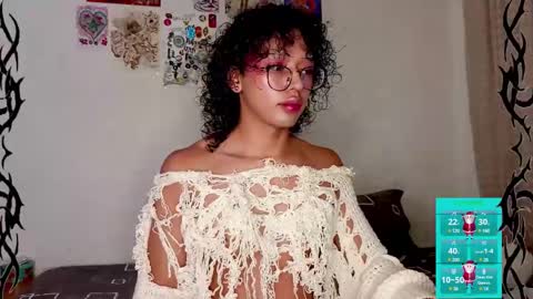 Snapshot of angelsdustxxx chatting on January 3, 6:35 pm online show from January 3, 6:35 pm