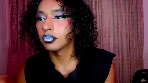 Snapshot of angelsdustxxx chatting on September 24, 7:01 am online show from September 24, 7:01 am