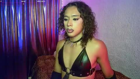 Snapshot of angelsdustxxx chatting on June 3, 6:05 am online show from June 3, 6:05 am