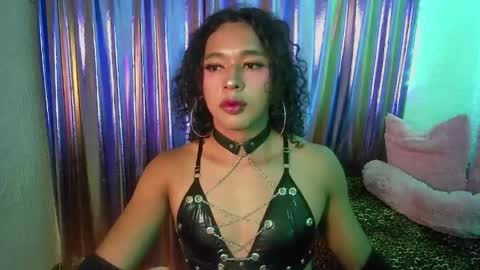 Snapshot of angelsdustxxx chatting on June 6, 12:38 am online show from June 6, 12:38 am