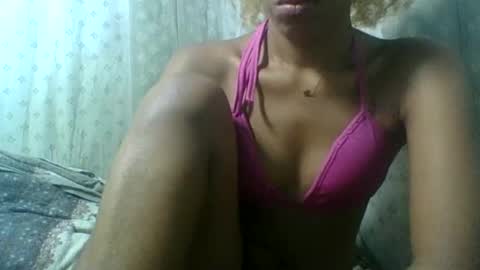 Snapshot of angeltta69 chatting on June 10, 8:24 am angeltta69 online show from June 10, 8:24 am