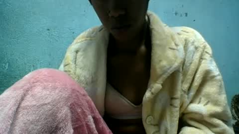Snapshot of angeltta69 chatting on July 7, 3:27 pm angeltta69 online show from July 7, 3:27 pm