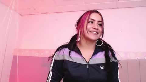 Snapshot of angie99_gh chatting on January 20, 10:40 am Angie online show from January 20, 10:40 am