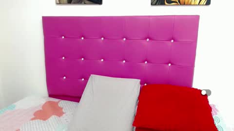 Snapshot of angie_arias chatting on February 10, 11:04 am Angie online show from February 10, 11:04 am