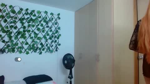 Snapshot of angie_arias chatting on February 13, 5:44 pm Angie online show from February 13, 5:44 pm