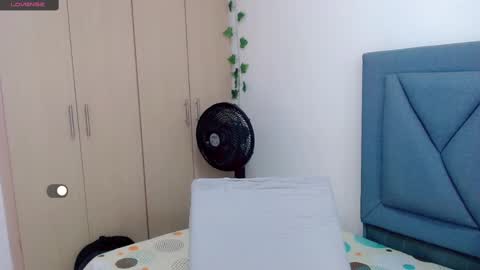 Snapshot of angie_arias chatting on March 12, 4:46 pm Angie online show from March 12, 4:46 pm