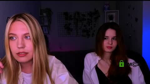 Snapshot of angie_foxy chatting on May 21, 7:32 pm Angle online show from May 21, 7:32 pm