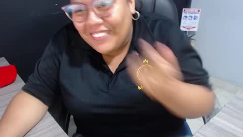 Snapshot of angy_ro12 chatting on May 11, 8:17 pm angy online show from May 11, 8:17 pm