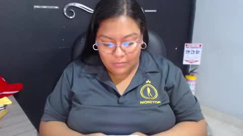 Snapshot of angy_ro12 chatting on May 30, 4:15 pm angy online show from May 30, 4:15 pm