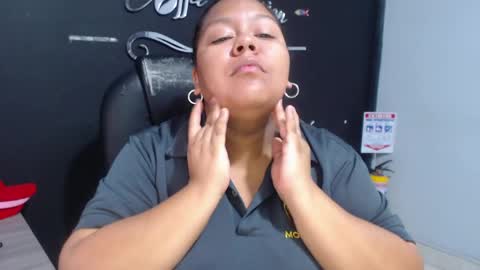 Snapshot of angy_ro12 chatting on June 6, 12:43 pm angy online show from June 6, 12:43 pm