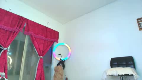 Snapshot of angye_hot chatting on October 17, 11:57 am Jovana Michell online show from October 17, 11:57 am