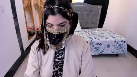 Snapshot of aniisaalii chatting on February 12, 3:40 pm Anissa online show from February 12, 3:40 pm