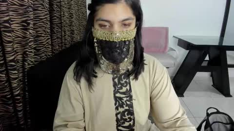 Snapshot of aniisaalii chatting on March 6, 3:47 am Anissa online show from March 6, 3:47 am