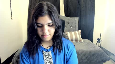 Snapshot of aniisaalii chatting on April 7, 4:51 pm Anissa online show from April 7, 4:51 pm