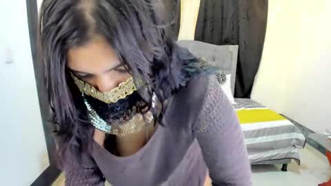 Snapshot of aniisaalii chatting on April 13, 9:20 pm Anissa online show from April 13, 9:20 pm