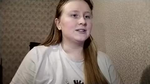 Snapshot of anika_lipps chatting on September 14, 8:52 pm Anika online show from September 14, 8:52 pm