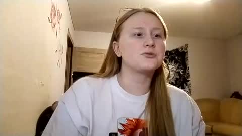 Snapshot of anika_lipps chatting on September 26, 1:31 am Anika online show from September 26, 1:31 am
