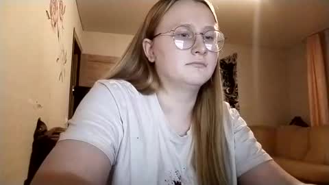 Snapshot of anika_lipps chatting on October 7, 1:36 am Anika online show from October 7, 1:36 am