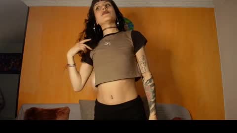 Snapshot of anika_lowen chatting on February 5, 12:48 am Anika And Lowen Your Thumbs Up Are Super Important For Us online show from February 5, 12:48 am