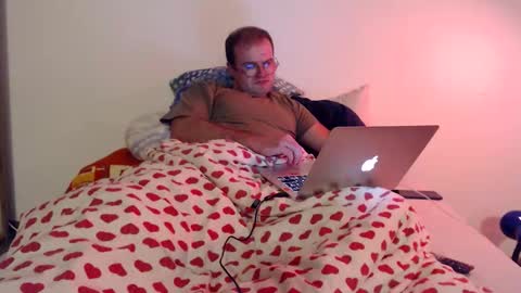 Snapshot of animal_michael chatting on March 5, 6:59 pm animal_michael online show from March 5, 6:59 pm