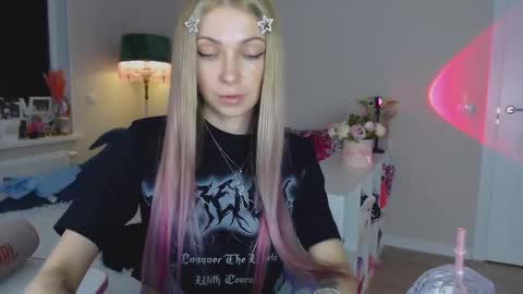 Snapshot of anita_moon_ chatting on October 23, 2:16 pm anita_moon_ online show from October 23, 2:16 pm