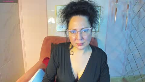 Snapshot of anita_muse chatting on December 19, 2:35 pm Anita online show from December 19, 2:35 pm