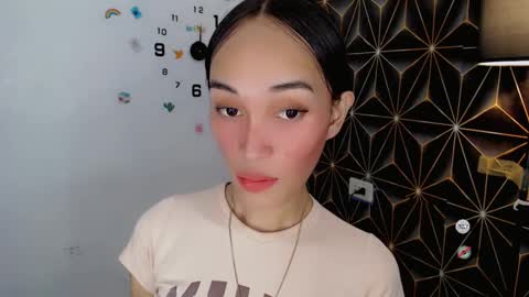 Snapshot of anitaguen chatting on December 8, 7:05 am anita online show from December 8, 7:05 am