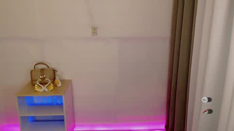 Snapshot of anitaguen chatting on February 2, 8:30 pm anita online show from February 2, 8:30 pm