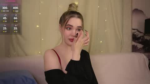 Anita online show from May 3, 3:29 pm