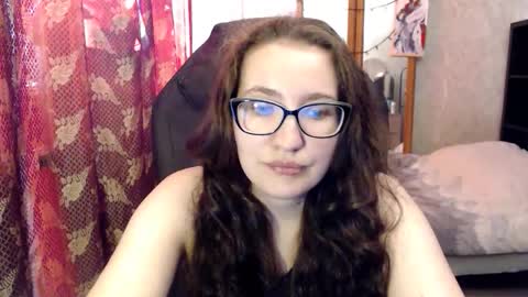 Snapshot of ankey_rayah chatting on May 8, 12:54 pm Nameless online show from May 8, 12:54 pm